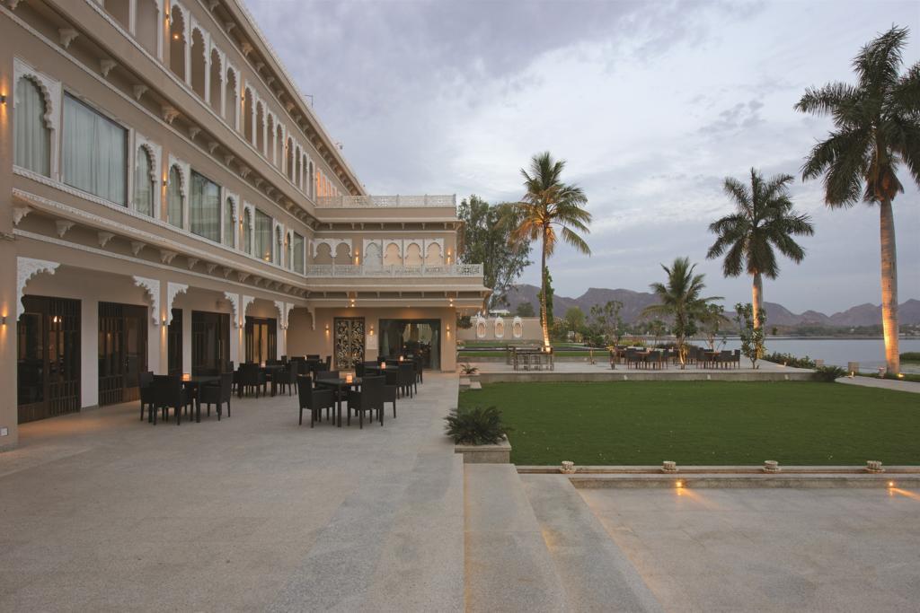 אודייפור Hotel Lakend מראה חיצוני תמונה