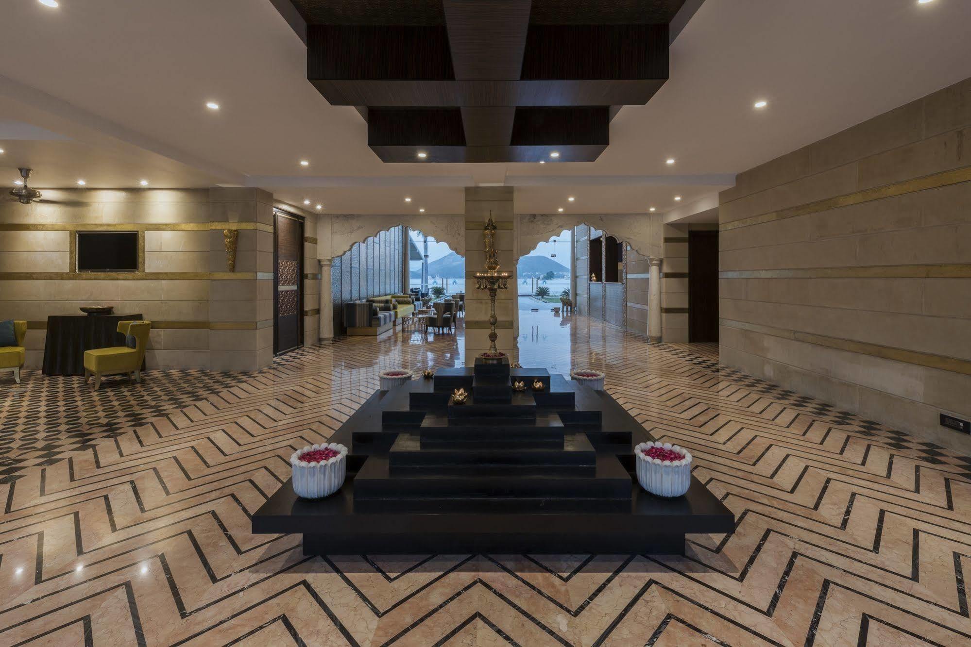 אודייפור Hotel Lakend מראה חיצוני תמונה